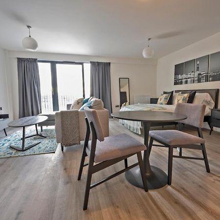 Seven Living Ashford - Modern And Spacious Apartments Exterior photo