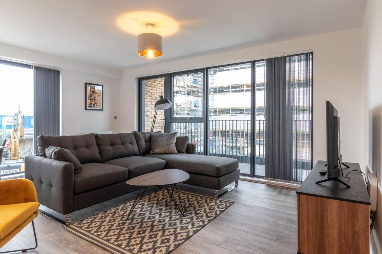 Seven Living Ashford - Modern And Spacious Apartments Exterior photo
